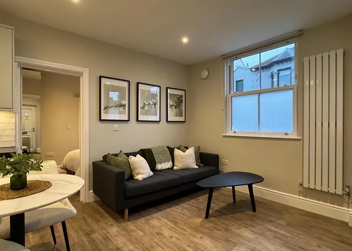 Luxury One Bedroom Apartment