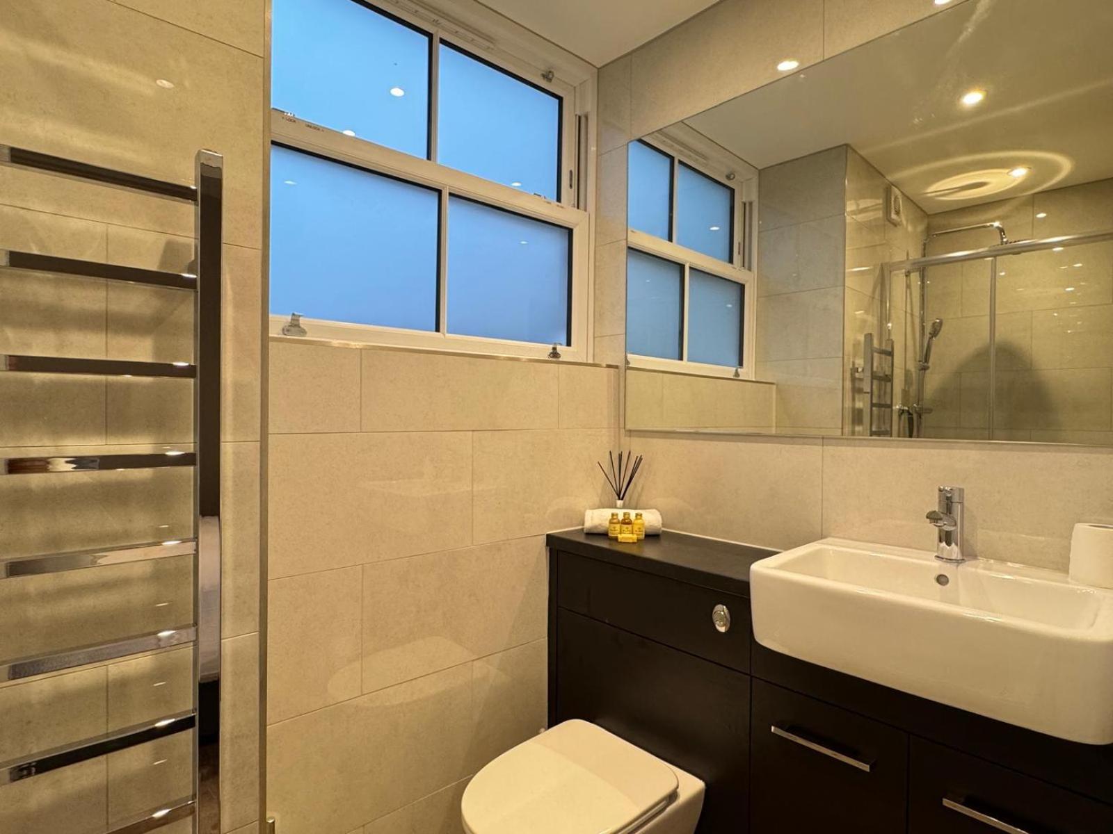 Apartment Luxury One Bedroom *